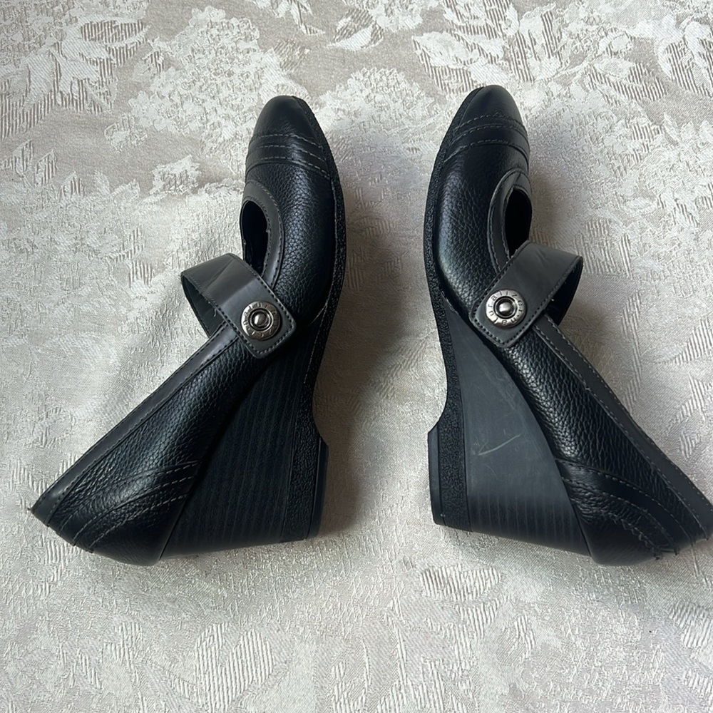 Naturalizer Shoes - Picture 6 of 8